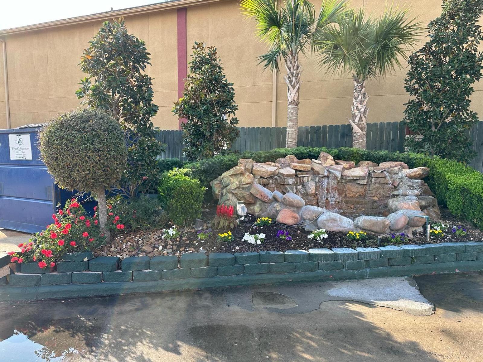Palace Inn I-45 & Bellfort Houston Exterior photo