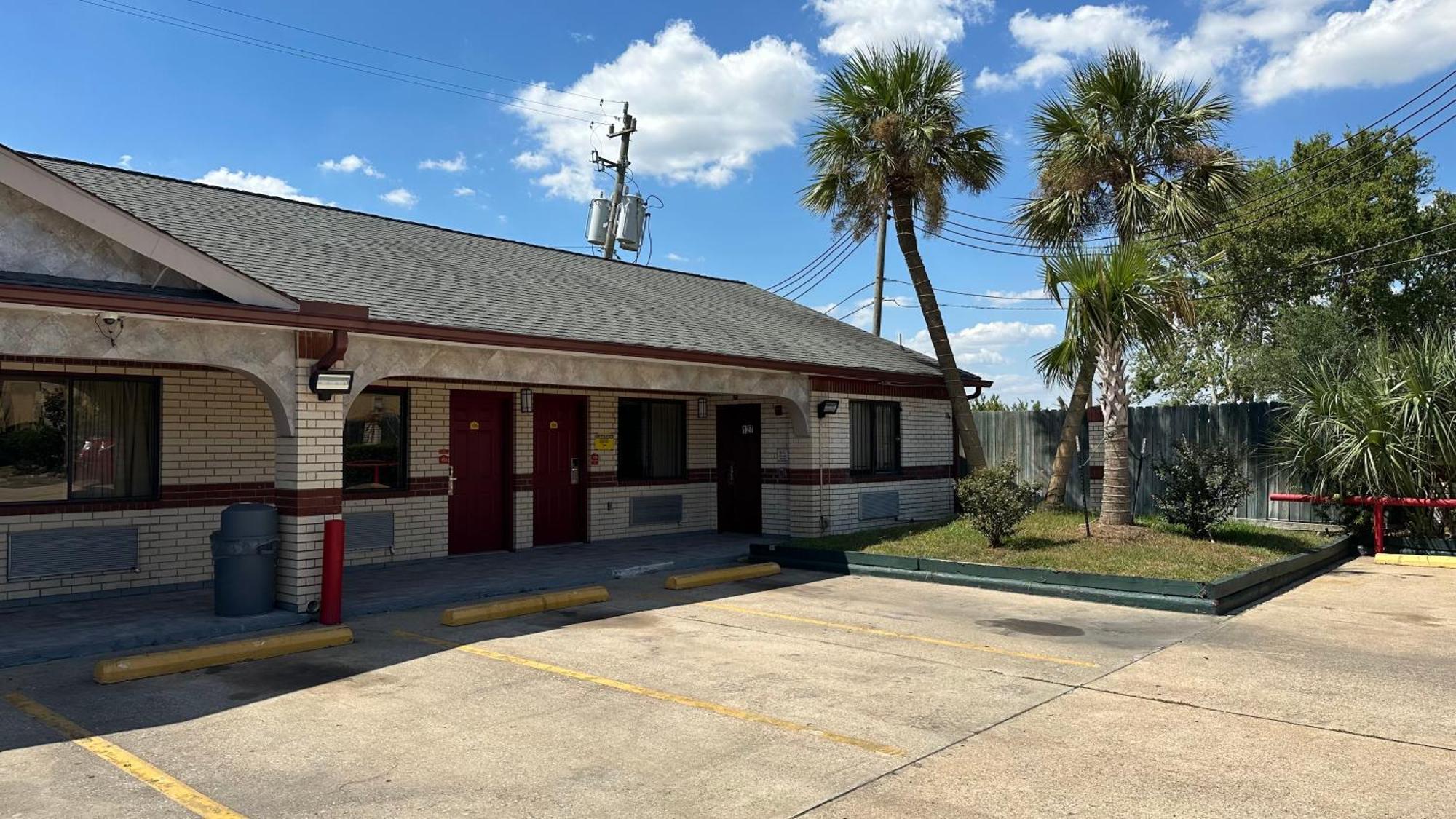 Palace Inn I-45 & Bellfort Houston Exterior photo