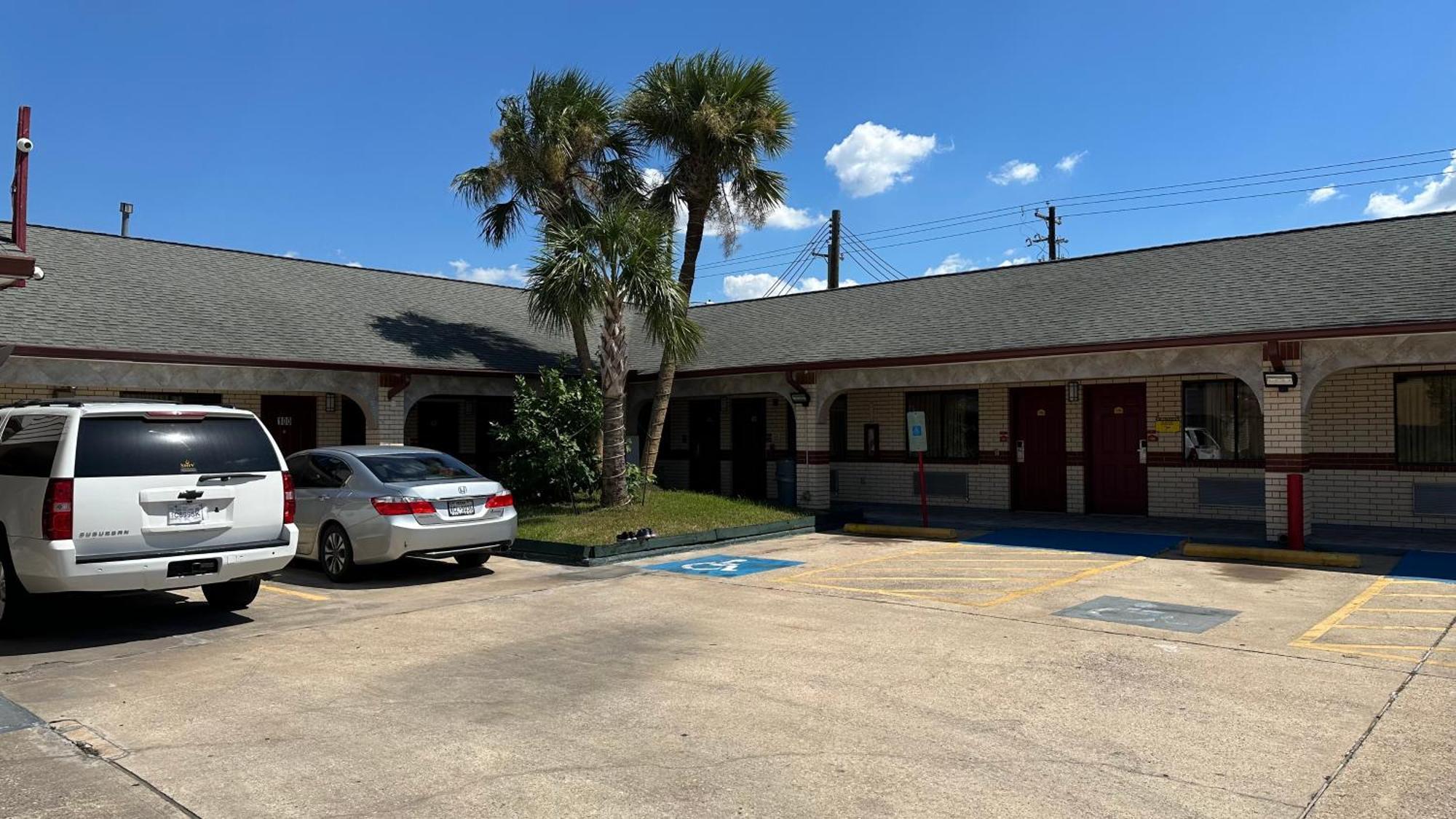 Palace Inn I-45 & Bellfort Houston Exterior photo
