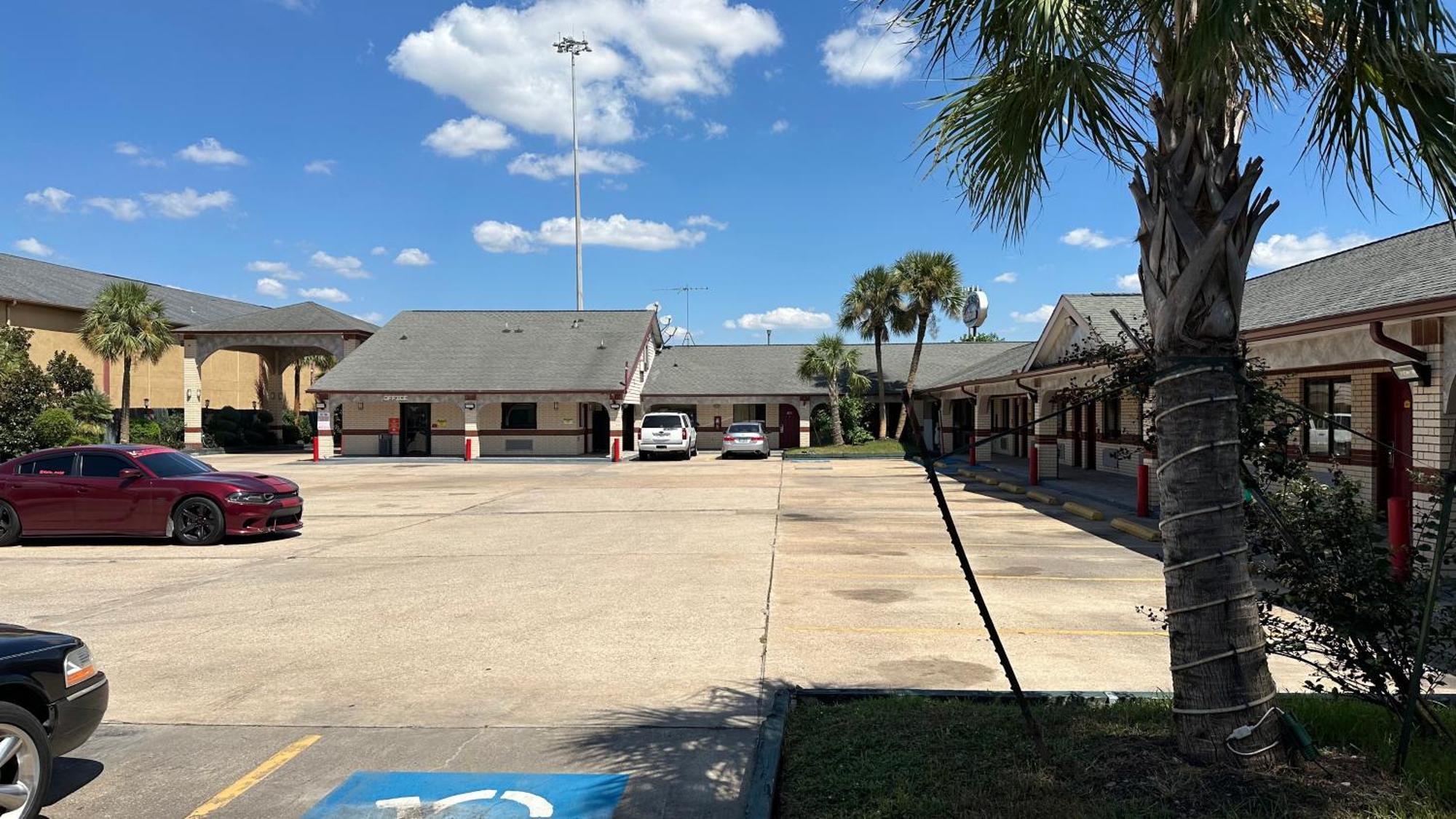 Palace Inn I-45 & Bellfort Houston Exterior photo